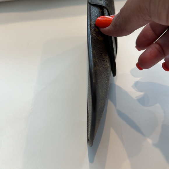 Louis Vuitton Authentic Pre Owned Monogram Etui a Lunettes Rabat Glasses Case. - Picture 5 of 12